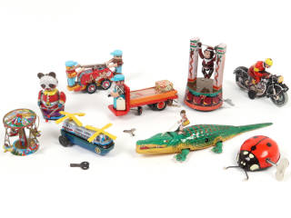 Lot 19 - DIVERS (9)