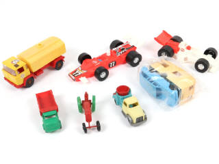 Lot 91 - DIVERS (8)