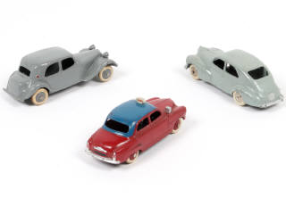 Lot 267 - DINKY TOYS (FRANCE) (3)