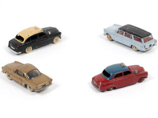 Lot 271 - DINKY TOYS (FRANCE) (4)