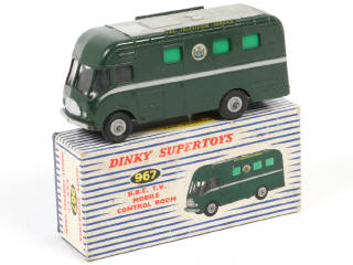 Lot 229 - DINKY TOYS (GB) (1)
