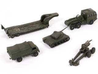 Lot 272 - DINKY TOYS (FRANCE) (4)