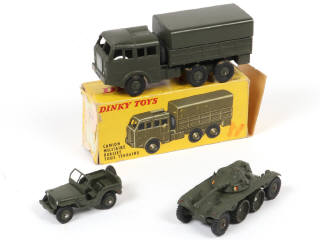 Lot 268 - DINKY TOYS (FRANCE) (3)