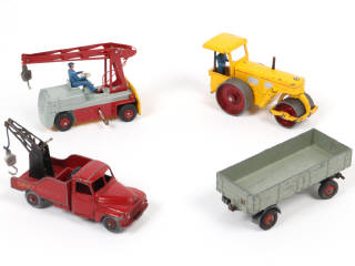 Lot 270 - DINKY TOYS (FRANCE) (4)