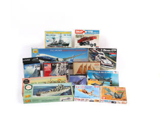 Lot 118 - DIVERS (14)