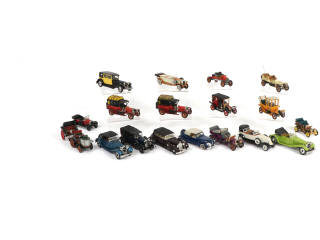 Lot 140 - DIVERS (18)