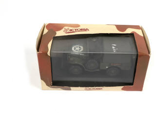 Lot 109 - DIVERS (13)