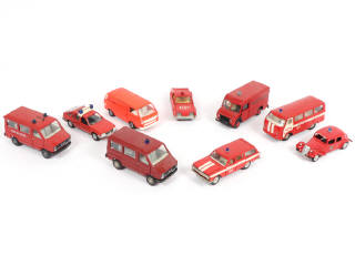 Lot 72 - DIVERS (9)