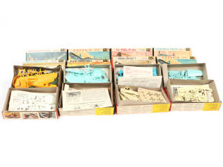 Lot 30 - REVELL (USA) (20)