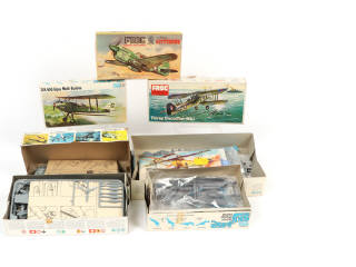 Lot 33 - FROG (GB) (14)