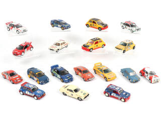 Lot 145 - DIVERS (18)