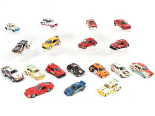 Lot 146 - DIVERS (18)