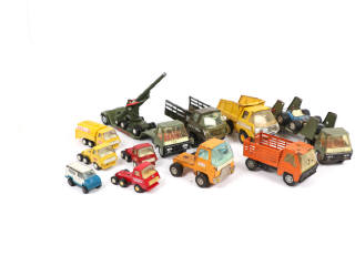 Lot 85 - DIVERS (12)