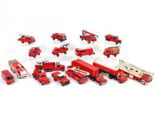 Lot 138 - DIVERS (17)