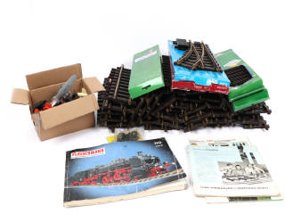 Lot 57 - DIVERS (5)