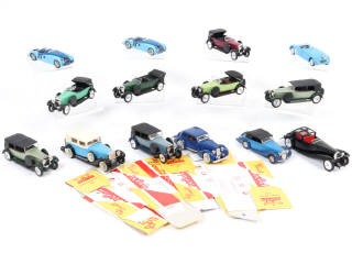 Lot 114 - DIVERS (14)