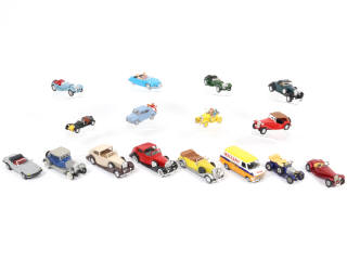 Lot 131 - DIVERS (16)