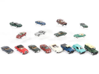 Lot 132 - DIVERS (16)