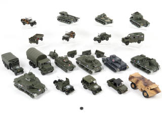 Lot 150 - DIVERS (19)