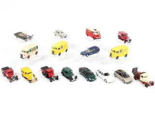 Lot 127 - DIVERS (16)