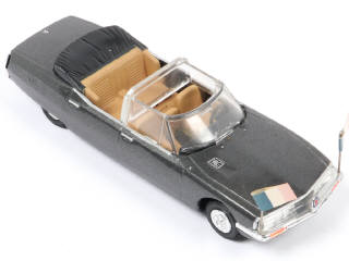 Lot 127 - DIVERS (16)