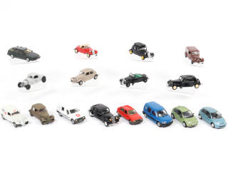 Lot 130 - DIVERS (16)