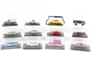 Lot 102 - DIVERS (12)