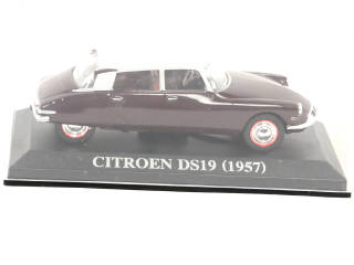 Lot 102 - DIVERS (12)