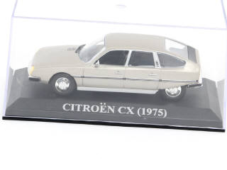 Lot 101 - DIVERS (12)