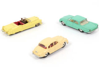 Lot 205 - DINKY TOYS (GB) (3)