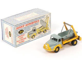 Lot 255 - DINKY TOYS (FRANCE) (1)