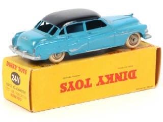 Lot 232 - DINKY TOYS (FRANCE) (1)