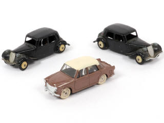 Lot 279 - DINKY TOYS (FRANCE) (3)