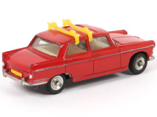 Lot 196 - DINKY TOYS (FRANCE) (1)