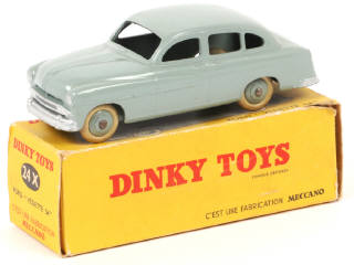 Lot 224 - DINKY TOYS (FRANCE) (1)