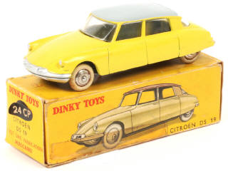 Lot 209 - DINKY TOYS (FRANCE) (1)