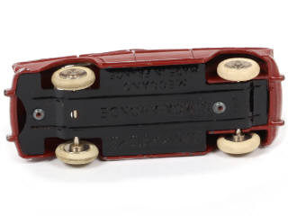 Lot 327 - DINKY TOYS (FRANCE) (1)