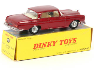 Lot 307 - DINKY TOYS (FRANCE) (1)
