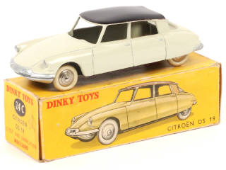 Lot 205 - DINKY TOYS (FRANCE) (1)