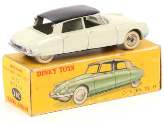 Lot 205 - DINKY TOYS (FRANCE) (1)