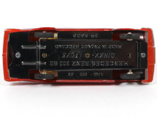 Lot 304 - DINKY TOYS (FRANCE) (1)