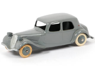 Lot 172 - DINKY TOYS (FRANCE) (1)