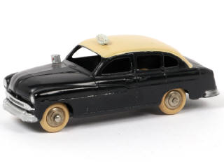 Lot 192 - DINKY TOYS (FRANCE) (1)