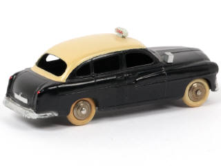 Lot 192 - DINKY TOYS (FRANCE) (1)