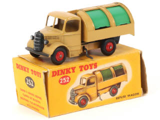 Lot 155 - DINKY TOYS (GB) (1)