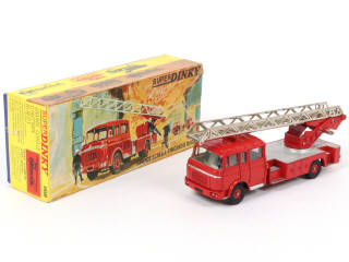 Lot 467 - DINKY TOYS (FRANCE) (1)