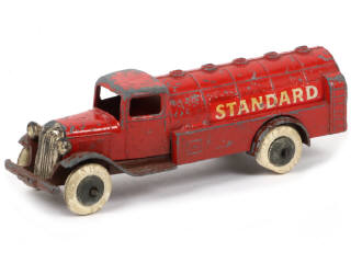 Lot 447 - DINKY TOYS (FRANCE) (1)