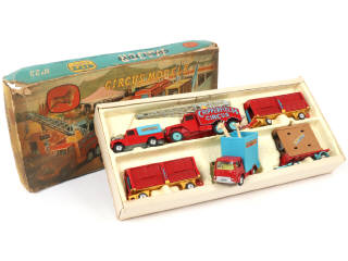 Lot 257 - CORGI TOYS (GB) (1)