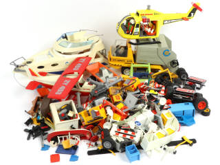 Lot 13 - PLAYMOBIL (ALLEMAGNE) (8)