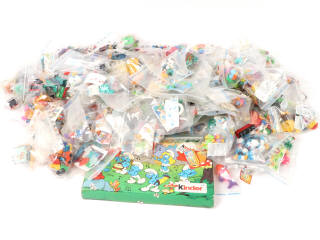 Lot 207 - KINDER SURPRISE (1)